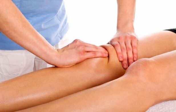 Massage of the knee joint will help relieve the manifestations of gonarthrosis